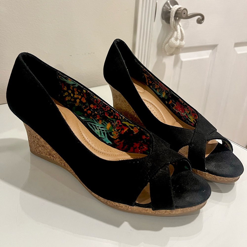 Dexflex Comfort Wedge Heels